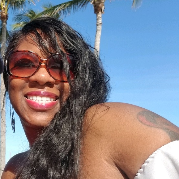 Meet your Posher, Patricia - Picture 1 of 1